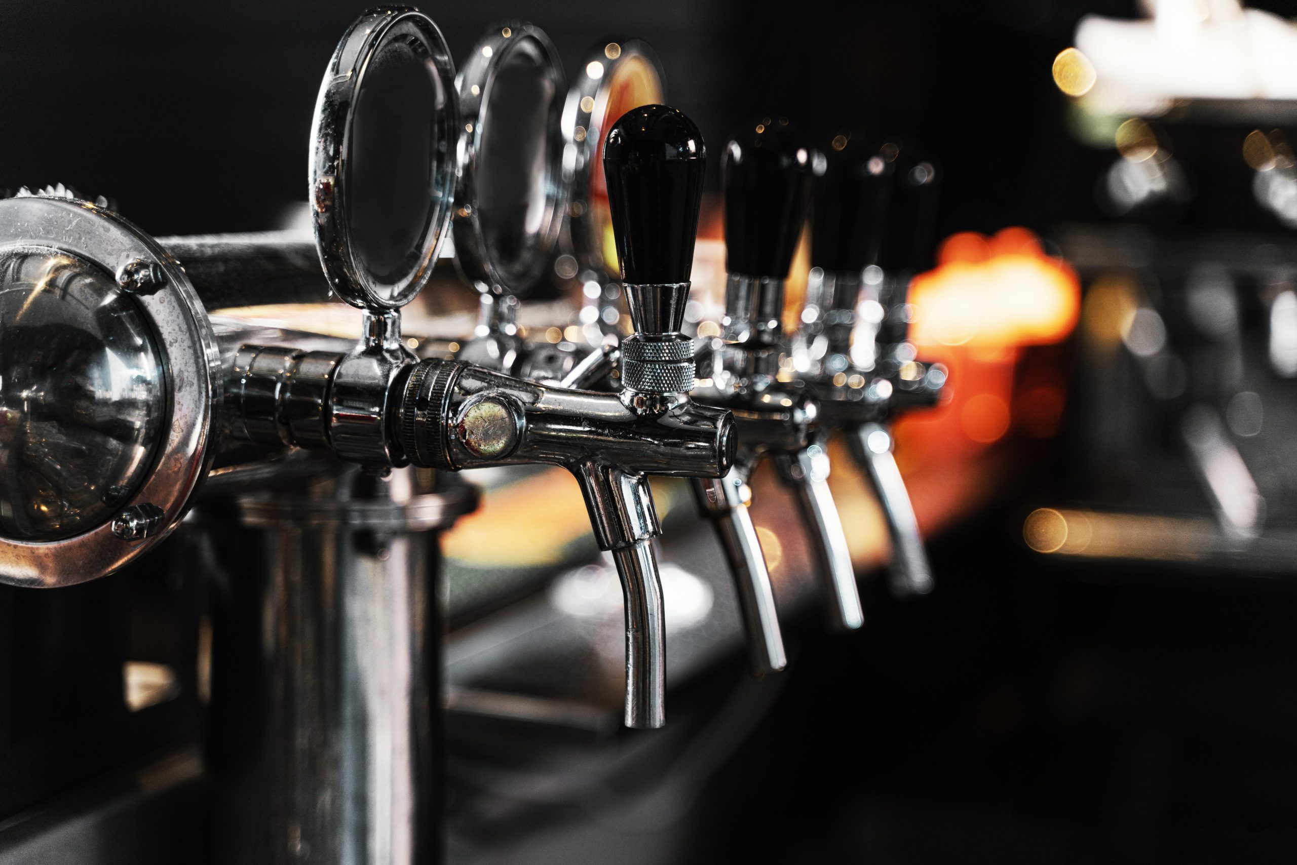 maquina-cerveza-primer-plano-pub